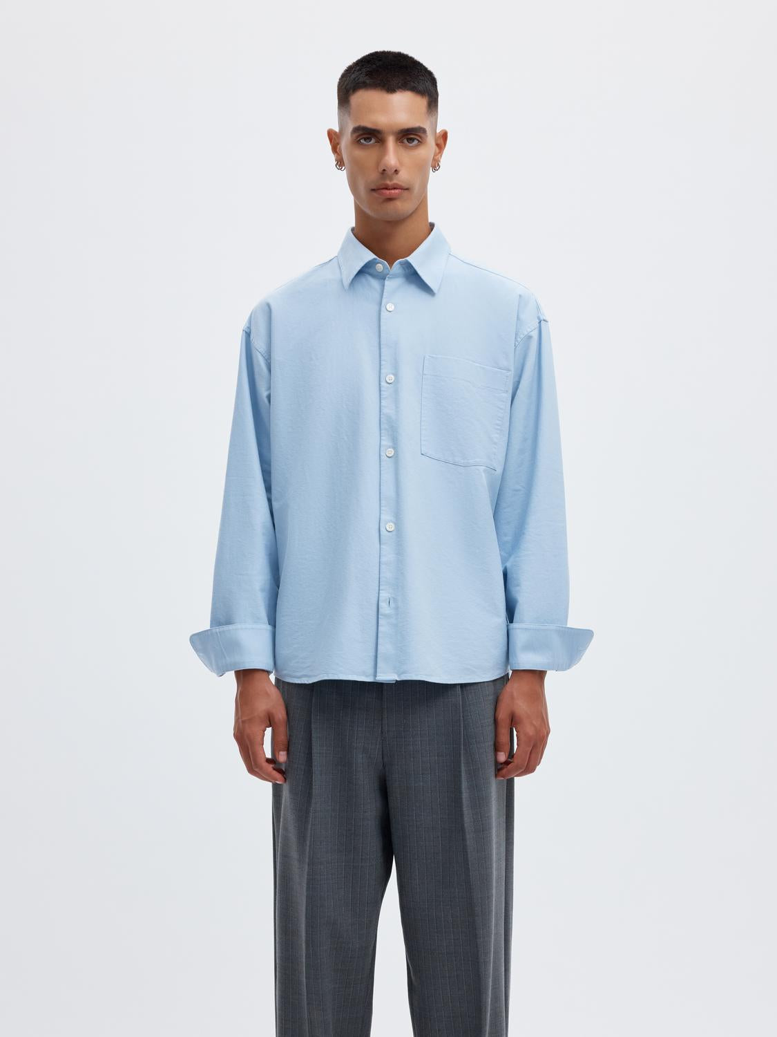 model_shot-front
